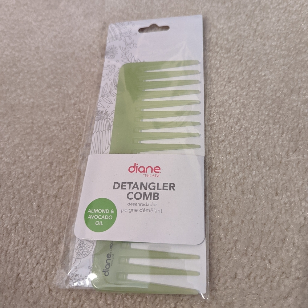 Free w/$20 purchase Detangler Comb